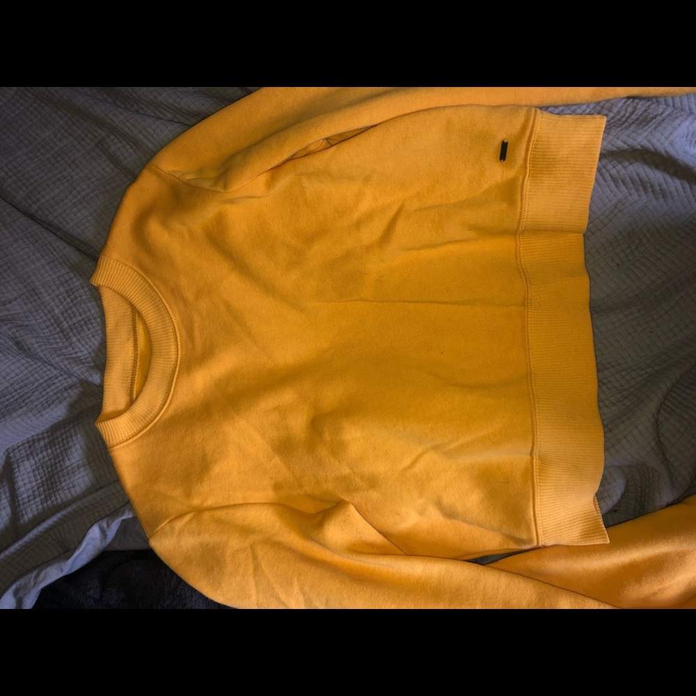 super soft cropped sweater!